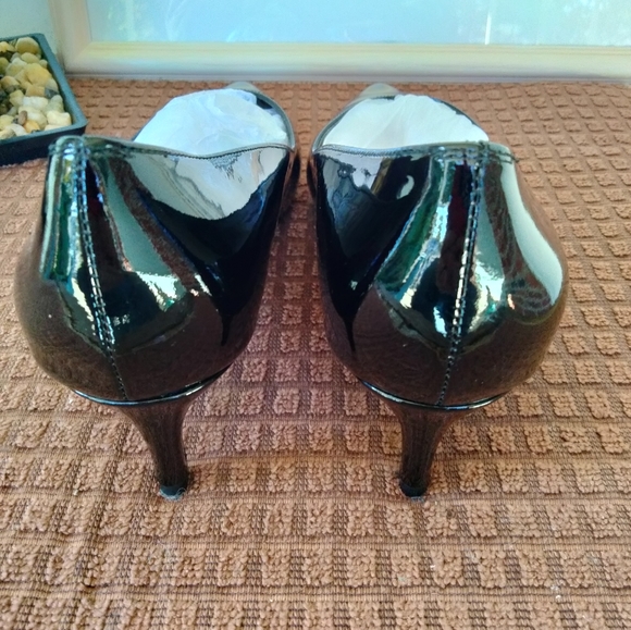 Women's Vaneli "Tracie" Black Patent Leather Pumps. Size 7W. Brand New In Box. - Picture 3 of 7